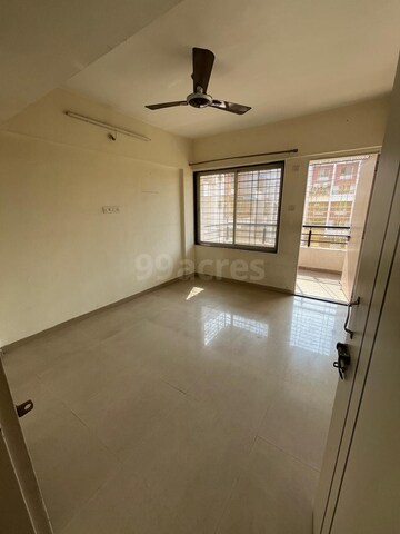 Room in 2 BHK Apartment at SG Lanke Vishwajeet Residency, Kharadi – for Rent