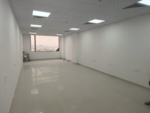 Room in 2 BHK Apartment at Lodha Amara, Kolshet Road – for Rent