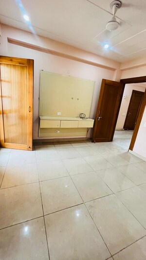 Room in 2 BHK Builder Floor at Sector 47 – for Rent
