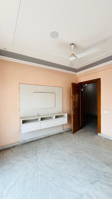 Room in 2 BHK Builder Floor at Sector 47 – for Rent