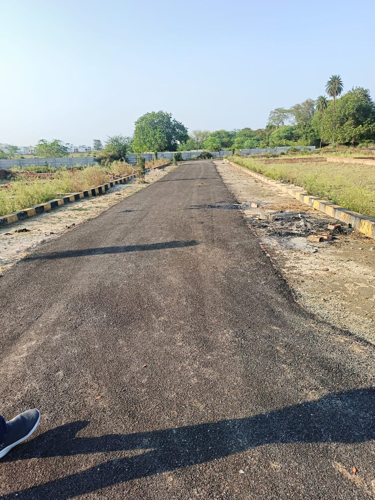 Cover Image, chinhat  150000 Sq.Ft. Plot In Chinhat Lucknow 9391778