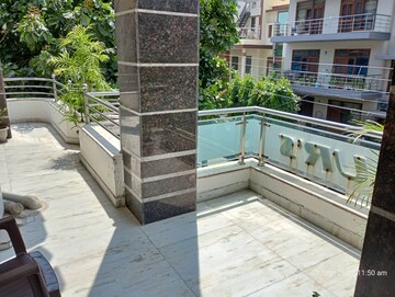Balcony in 2 BHK Builder Floor at Sector 46 – for Rent