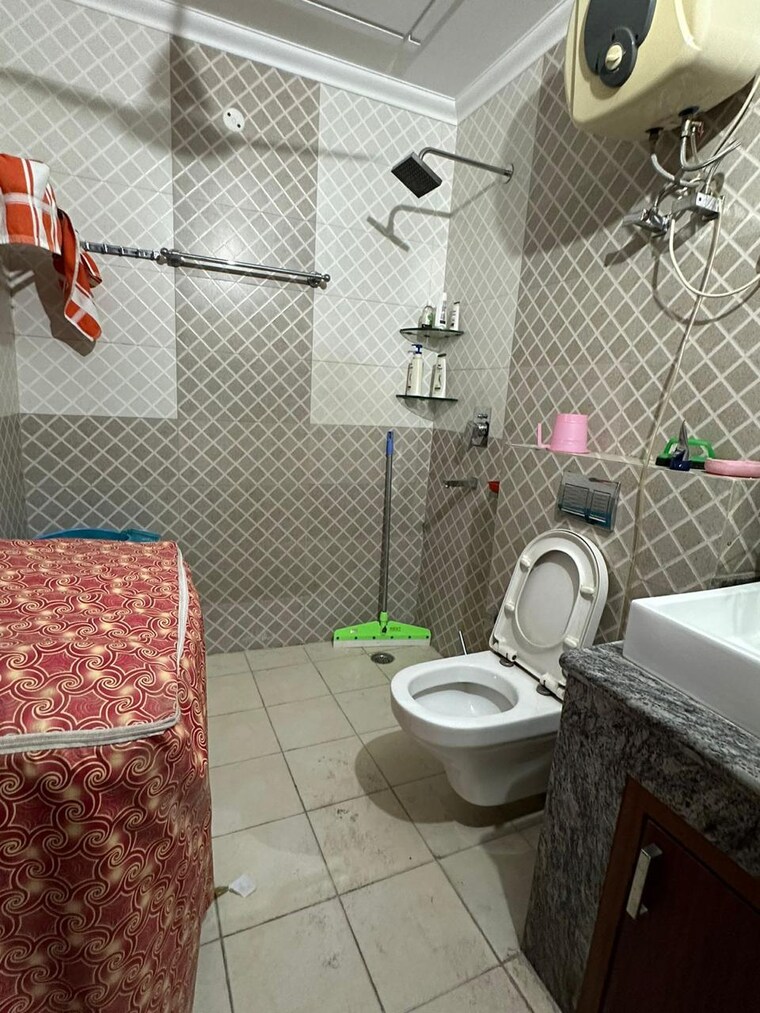 Bathroom, sector 46 2 Bedroom 1398 Sq.Ft. Builder Floor In Sector 46 Gurgaon 9391825