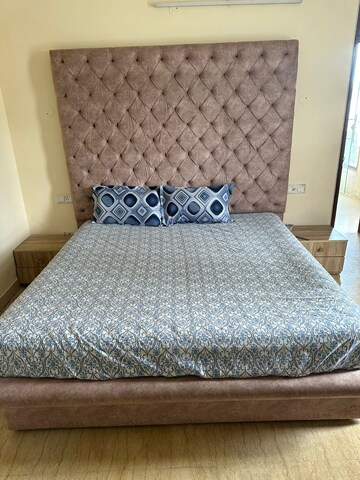 Bedroom in 2 BHK Builder Floor at Sector 4 – for Rent