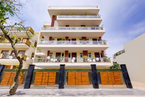 Studio Builder Floor – Exterior View View at Sector 40 - for Rent