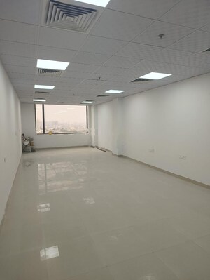 Room in 2 BHK Apartment at Lodha Amara, Kolshet Road – for Rent