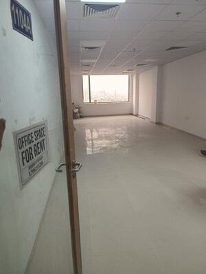 Room in 2 BHK Apartment at Lodha Amara, Kolshet Road – for Rent