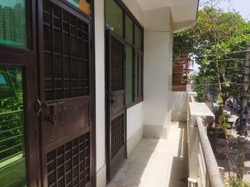 Balcony in 4 BHK Builder Floor at Panchsheel Park – for Rent