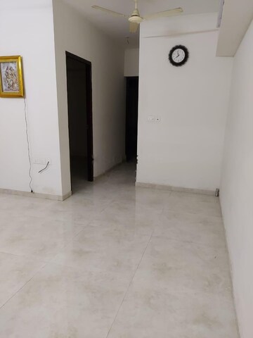Room in 1 BHK Apartment at Lodha Amara, Kolshet Road – for Rent