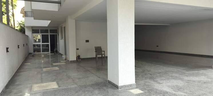 Room, sector 36 6+ Bedroom 300 Sq.Mt. Independent House In Sector 36 Noida 9391912