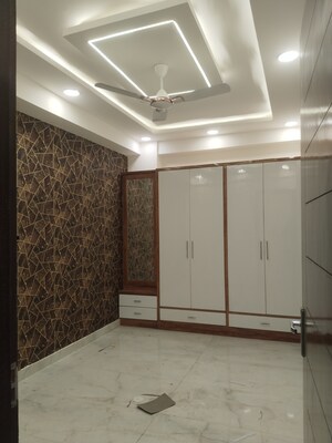 Building Lobby in 3 BHK Builder Floor at Swasthya Enclave, Vasundhara Sector 5 – for Sale