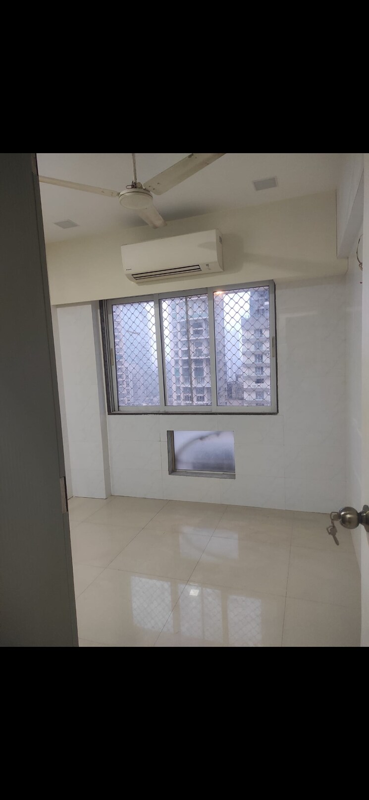 Room, lodha-vista 1 Bedroom 400 Sq.Ft. Apartment In Lower Parel Mumbai 9391944