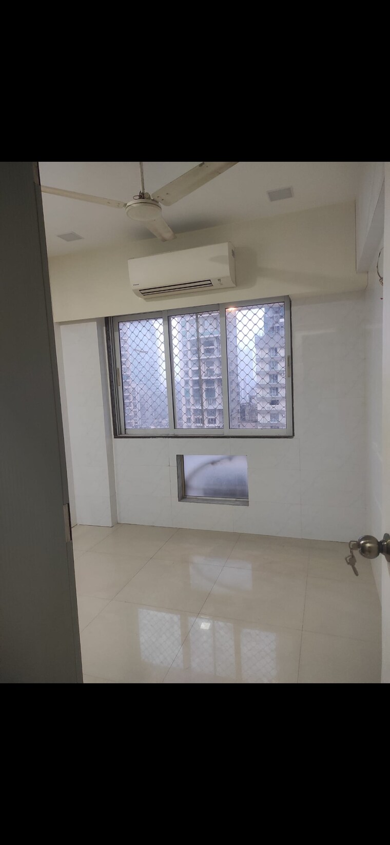 Room, lodha-vista 1 Bedroom 400 Sq.Ft. Apartment In Lower Parel Mumbai 9391944