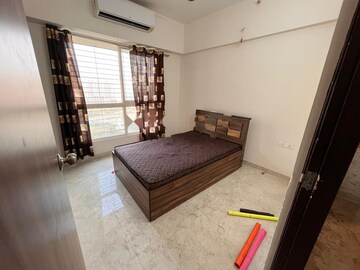 2 BHK Apartment For Rent in Lodha Amara, Kolshet Road