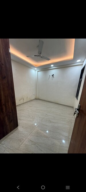 Room in 2 BHK Builder Floor at Saket – for Rent