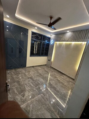 Balcony in 4 BHK Builder Floor at DLF Pink Town House, Dlf City Phase 3 – for Rent