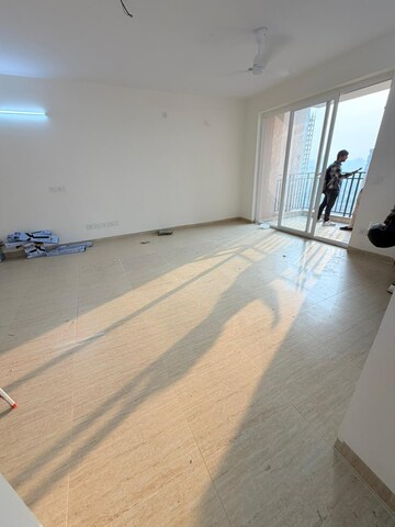 Room in 3.5 BHK Apartment at 3C Orris Greenopolis, Sector 89 – for Rent