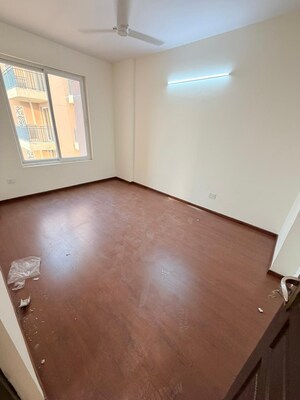 Room in 3.5 BHK Apartment at 3C Orris Greenopolis, Sector 89 – for Rent