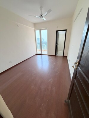 Room in 3.5 BHK Apartment at 3C Orris Greenopolis, Sector 89 – for Rent
