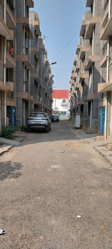 Parking in 1 BHK Apartment at Sector 10 Greater Noida – for Sale