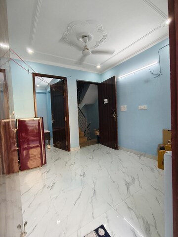 Bedroom in 2.5 BHK Builder Floor at Saket – for Rent