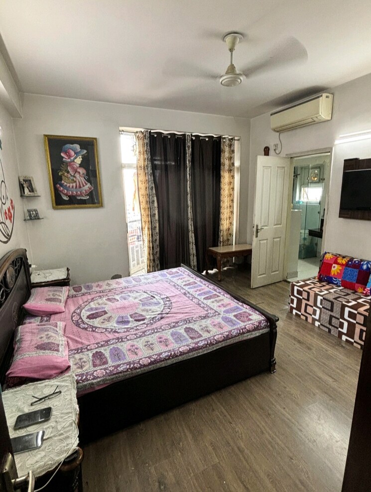 Master Bedroom, aba-olive-county 3 Bedroom 1935 Sq.Ft. Apartment In Vasundhara Sector 5 Ghaziabad 9392054