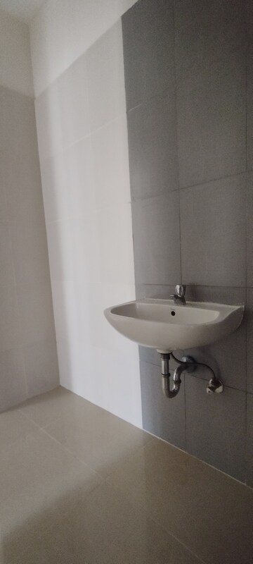 Bathroom in 3 BHK Apartment at Nanded Asawari, Nanded – for Rent