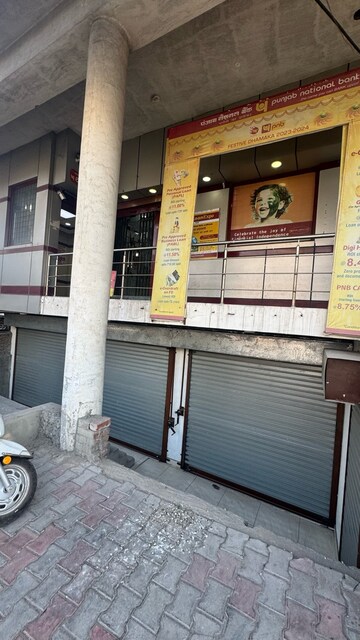  Showroom For Rent in Hambran Road