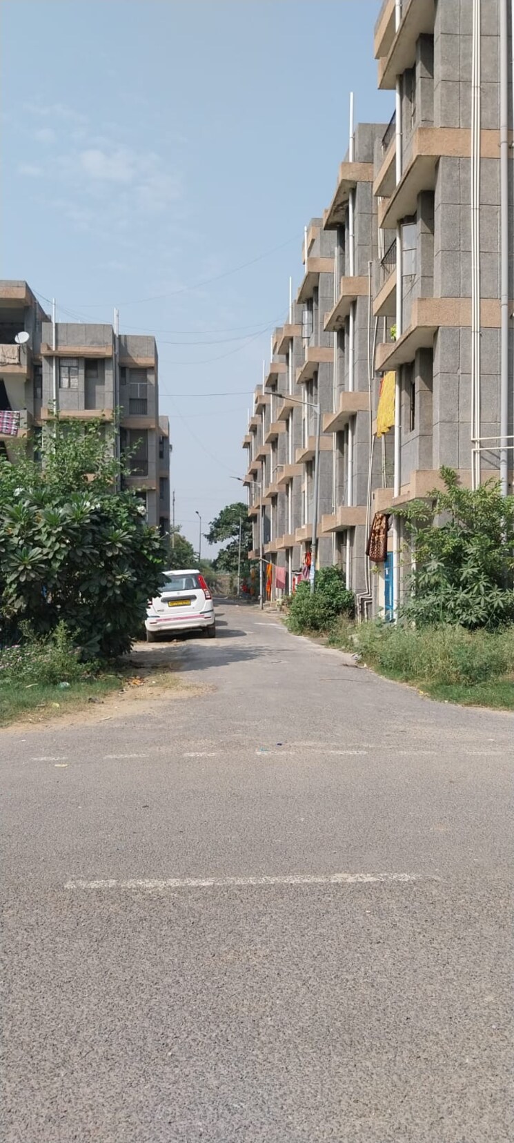 Exterior View, sector 10 greater noida 1 Bedroom 30 Sq.Mt. Apartment In Sector 10 Greater Noida Greater Noida 9392071
