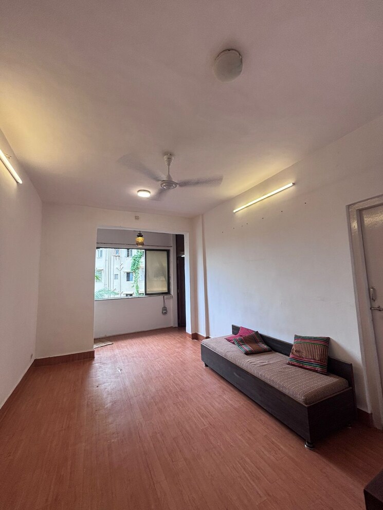 Room, vile-parle-mahaveer 1 Bedroom 430 Sq.Ft. Apartment In Vile Parle West Mumbai 9392117