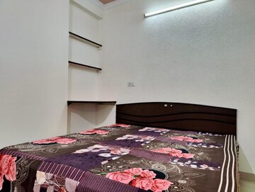 Bedroom in 1 RK Builder Floor at Super Mart 1, Sector 27 – for Rent