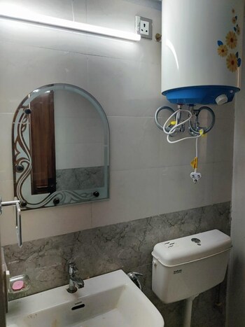 Shree Vardhman Green Court