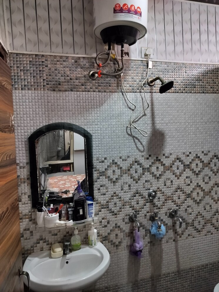 Bathroom, vip road 4 Bedroom 1500 Sq.Ft. Villa In Vip Road Zirakpur 9392146