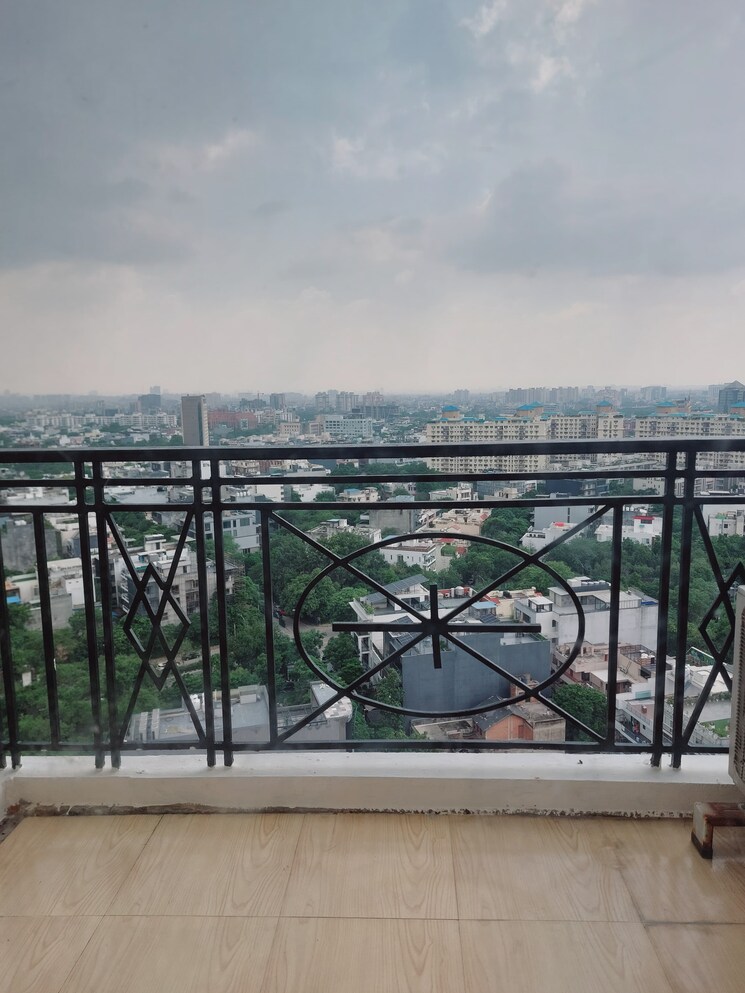 Balcony, dlf-regency-park-ii 3 Bedroom 1777 Sq.Ft. Apartment In Sector 27 Gurgaon 9392159