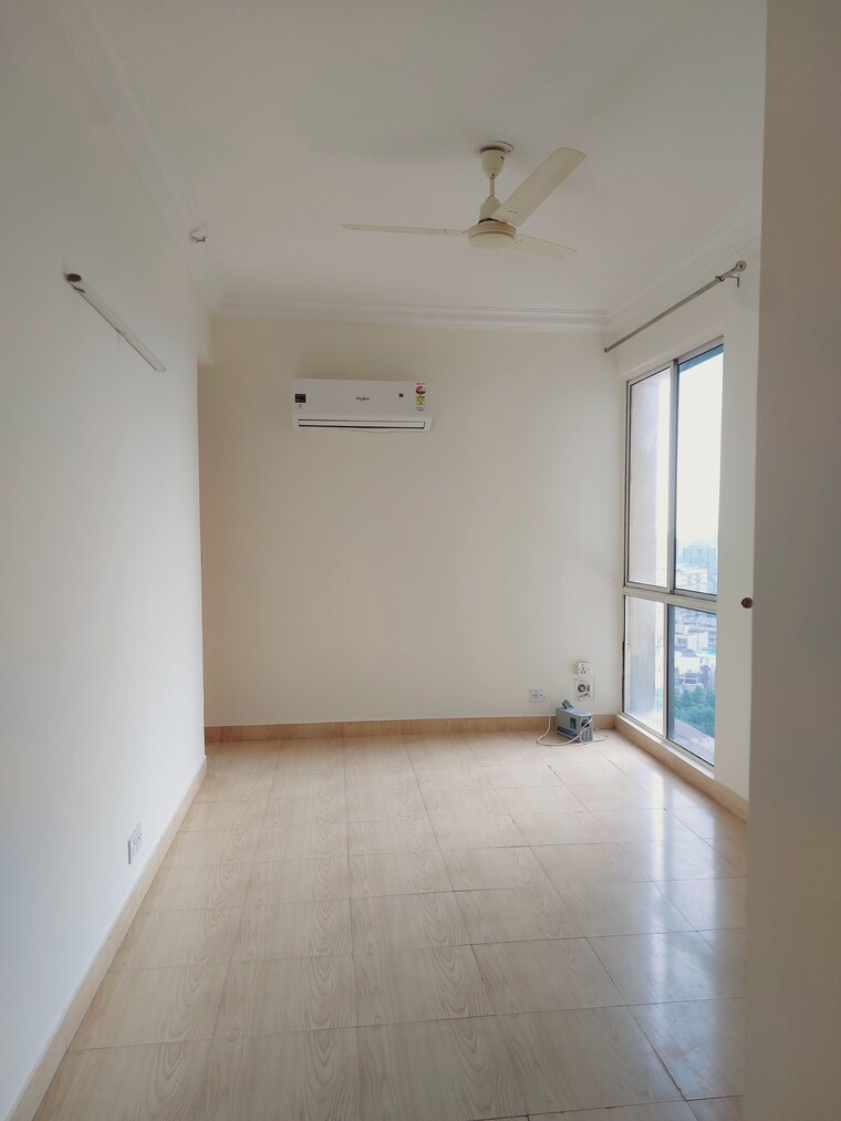 Room, dlf-regency-park-ii 3 Bedroom 1777 Sq.Ft. Apartment In Sector 27 Gurgaon 9392159