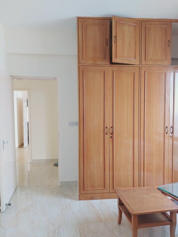 Furnished Amenities in 3 BHK Apartment at DLF Regency Park II, Sector 27 – for Sale