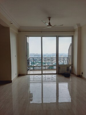Room in 3 BHK Apartment at DLF Regency Park II, Sector 27 – for Sale