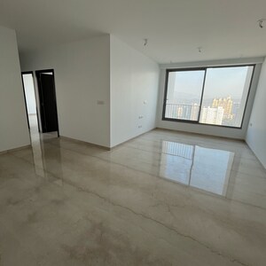 Room in 3 BHK Apartment at Oberoi Sky City, Khande Rao Dongari – for Rent