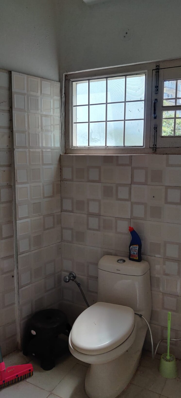 Attached Bathroom, kumarhatti 3 Bedroom 1800 Sq.Ft. Apartment In Kumarhatti Solan 9392169