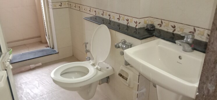 Bathroom, raheja-heights-phase-2 1 Bedroom 650 Sq.Ft. Apartment In Goregaon East Mumbai 9392195