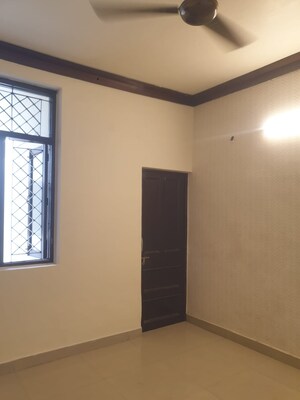 Room in 2 BHK Independent House at Sector 16 – for Rent