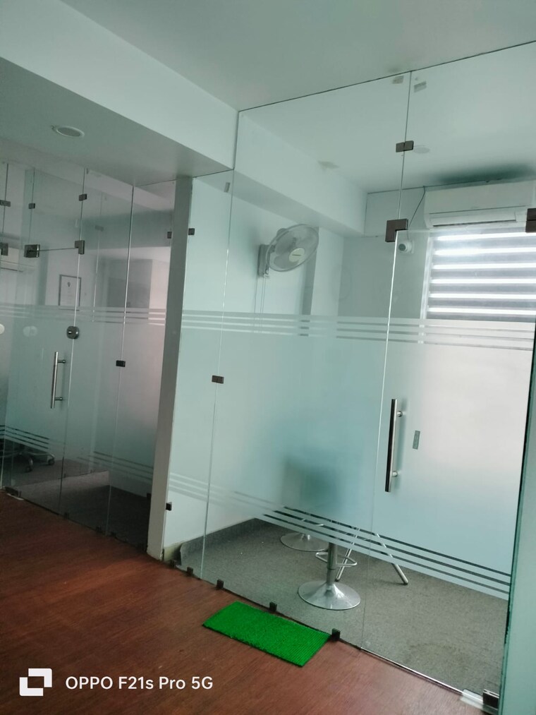 Bathroom, motiaz-royal-citi Commercial Office Space 900 Sq.Ft. In Ambala Highway Zirakpur 9392203