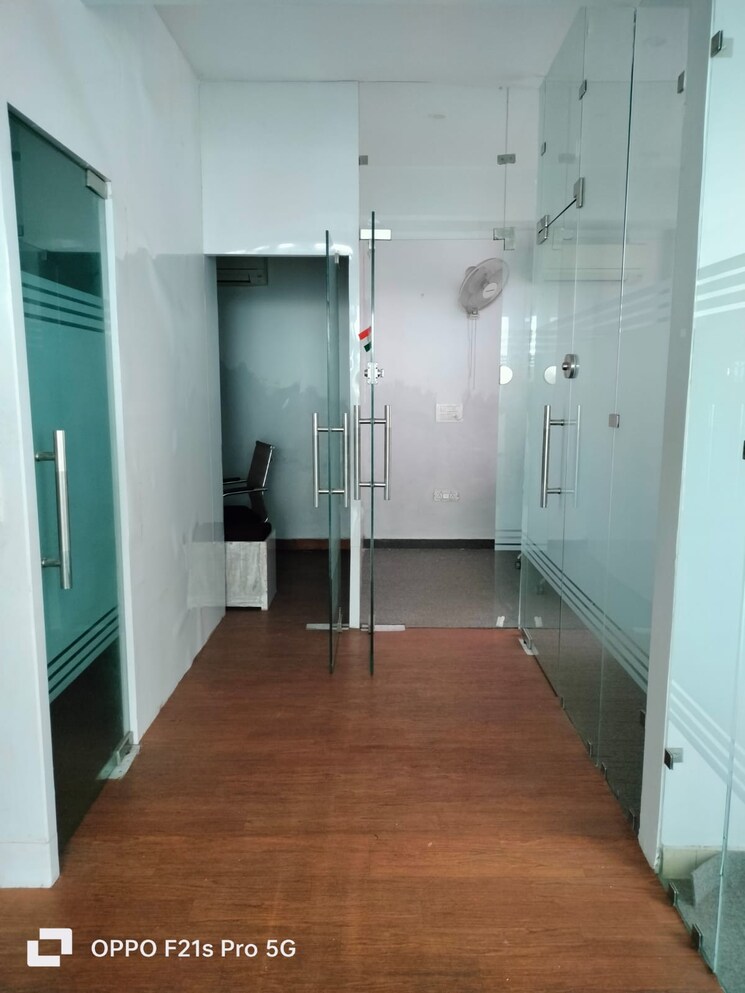 undefined, motiaz-royal-citi Commercial Office Space 900 Sq.Ft. In Ambala Highway Zirakpur 9392203