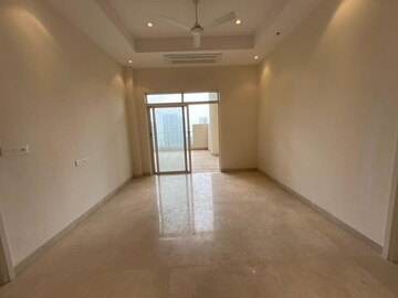 Room in 3 BHK Apartment at Indiabulls Sky Forest, Lower Parel – for Rent