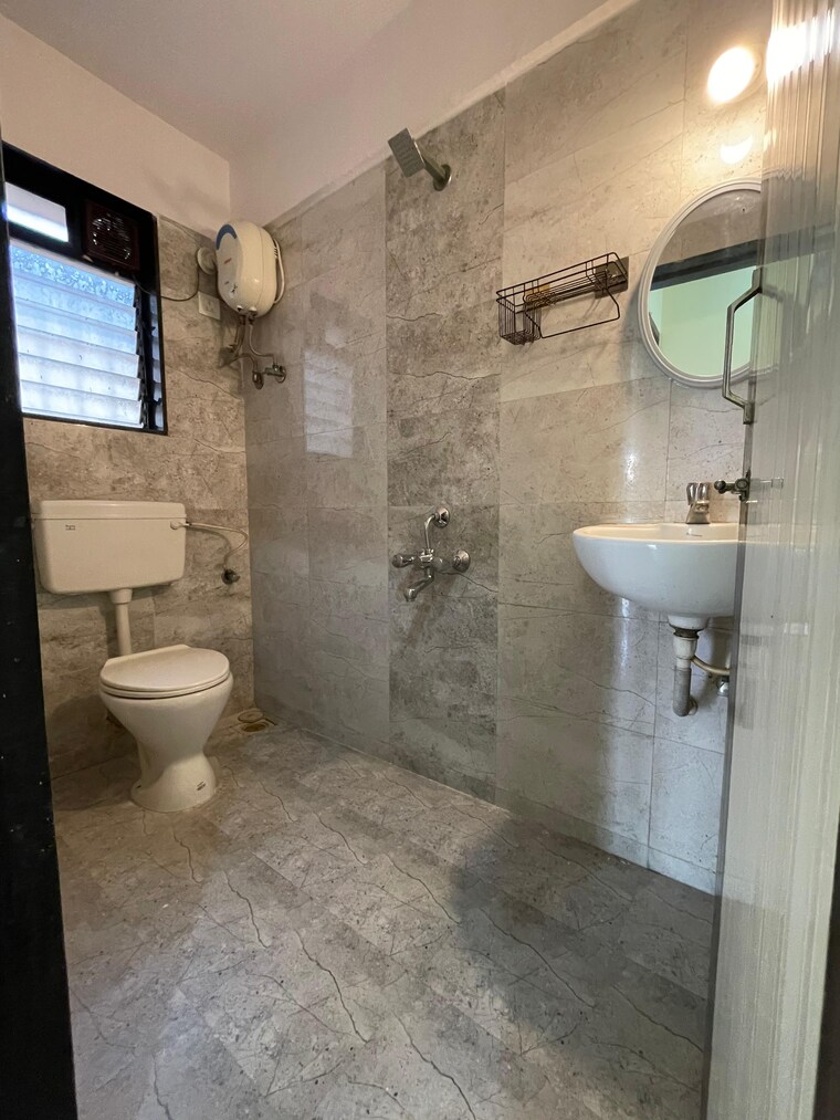 Bathroom, gagangiri-gagan-139 2 Bedroom 644 Sq.Ft. Apartment In Kurla Mumbai 9392226