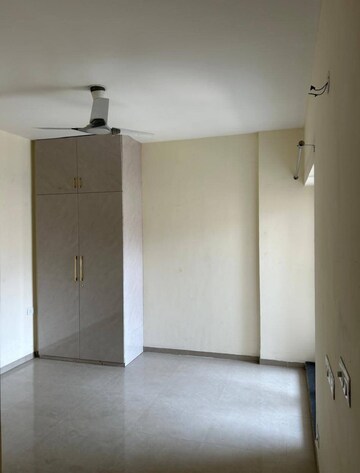 Room in 3 BHK Apartment at Shri Radha Sky Gardens, Sector 16b Greater Noida – for Rent