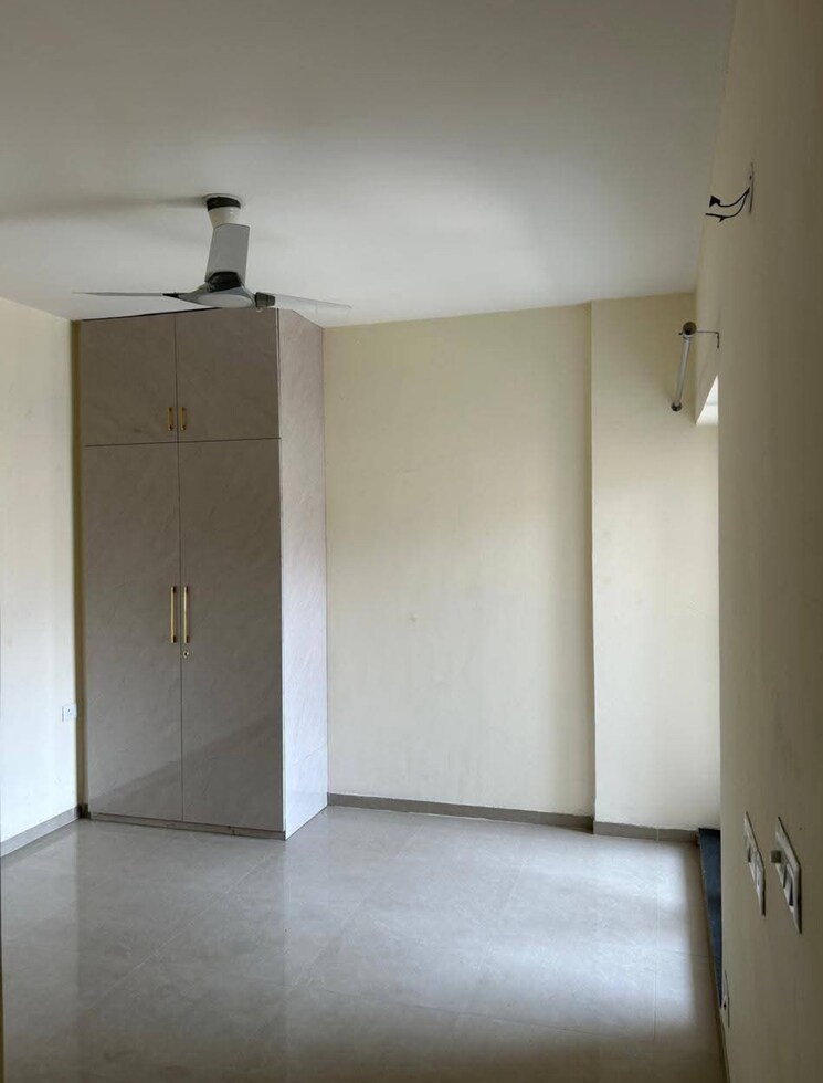 Room, shri-radha-sky-gardens 3 Bedroom 1874 Sq.Ft. Apartment In Sector 16b Greater Noida Greater Noida 9392258