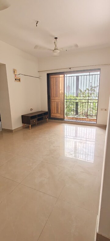 Room in 1 BHK Apartment at Bali Residency, Malad West – for Rent