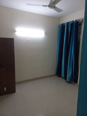Room in 3 BHK Apartment at Conscient Habitat Residences, Sector 78 – for Rent