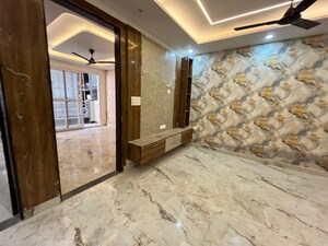 Parking in 3 BHK Builder Floor at Sector 107 – for Sale